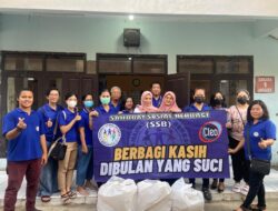 Berbagi Kasih saat Ramadan, SSB Mojokerto Bagi-bagi Nasi Kotak ke RSU dan Panti Werdha