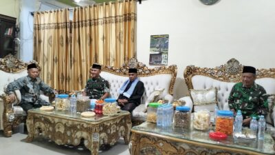 Berkah Ramadan, Gus Sulthon Bagikan Ratusan Paket Sembako saat Jumat Berkah