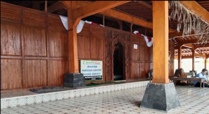 Tempat makam Pangeran Samudro Gunung Kemukus. (Masrikin/kabarterdepan.com) 