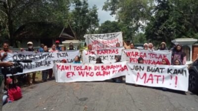 Aksi warga yang menolak pembukaan eks wisata Kedung Ombo Grobogan. (Masrikin/kabarterdepan.com)