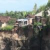 Hanya Berjarak 1 Meter dari Sungai,  8 Rumah di Desa Ngembeh Dlanggu Mojokerto Terancam Amblas