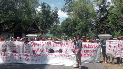 Tuntut Keadilan, Ratusan Pedagang Ikan Bakar Wisata Kedung Ombo Demo