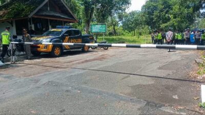 Kondisi gerbang Kedung Ombo Grobogan sudah ditutup portal oleh Perhutani sejak Minggu (21/4/2024). (Masrikin/kabarterdepan.com)