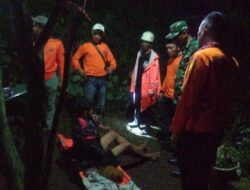Tim Rescue Evakuasi Dua Pendaki yang  di Puncak Gunung Penanggungan