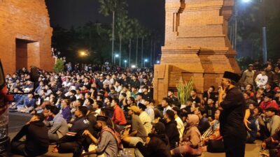 Suasana nonton bareng Timnas Indonesia bareng Mas Pj di Alun-alun Kota Mojokerto, Jumat (26/4/2024). (Redaksi/kabarterdepan.com)