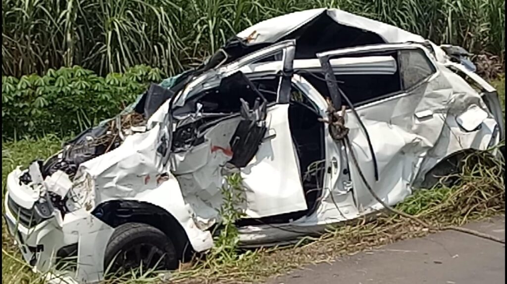 Kecelakaan Mobil Ayla Vs Kereta Api di Sidoarjo, Satu Keluarga Luka Berat