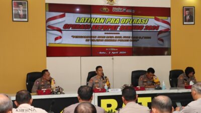 Kapolres Batu AKBP Oskar Syamsuddin saat memimpin Rakor Latpra Ops Ketupat Semeru Tahun 2024. (Yan/kabarterdepan.com)