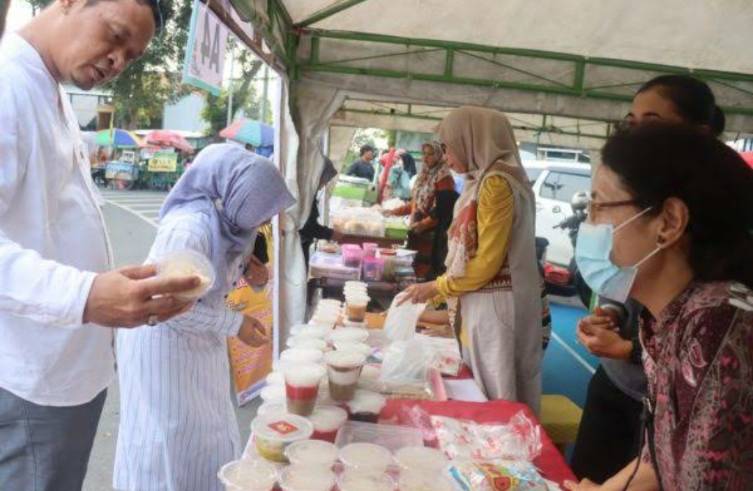 Suasana bazar Ramadan di Balai Kota Semarang, Selasa (2/4/2024). (Ahmad/kabarterdepan.com) 
