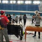 Tim Drumband PON Jatim saat menjalani pemusatan latihan di Jember, Jumat (5/4/2024). (Lana/kabarterdepan.com)