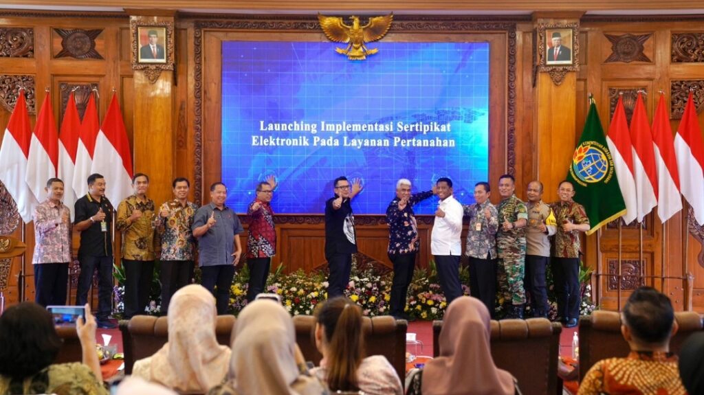 Launching implementasi sertipikat tanah elektronik di Kota Mojokerto, Jumat (26/4/2024). (Ahmad/Kabarterdepan.com)