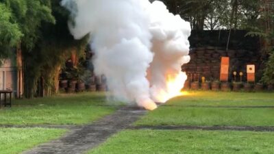 7 Kilogram Mercon, Ribuan Botol Miras dan Pil Koplo Dimusnahkan Polres Mojokerto