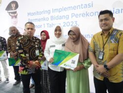 Serahkan JKM, Bupati Mojokerto Tegaskan Pentingnya BPJS Ketenagakerjaan