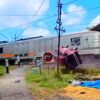Mobil Carry Merah Tertabrak Kereta Api Argo Semeru di Madiun, Begini Kondisi Korban