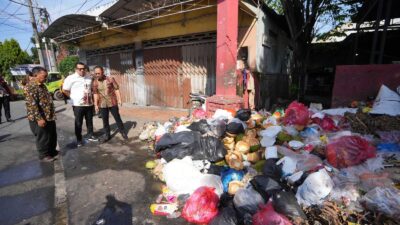 Gercep! Pj Wali Kota Mojokerto Atasi Bau Sampah TPS Benpas yang Ganggu Kenyamanan Warga