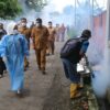 Cegah Endemi DBD, Bupati Mojokerto Giatkan Fogging di Desa Sumbertanggul