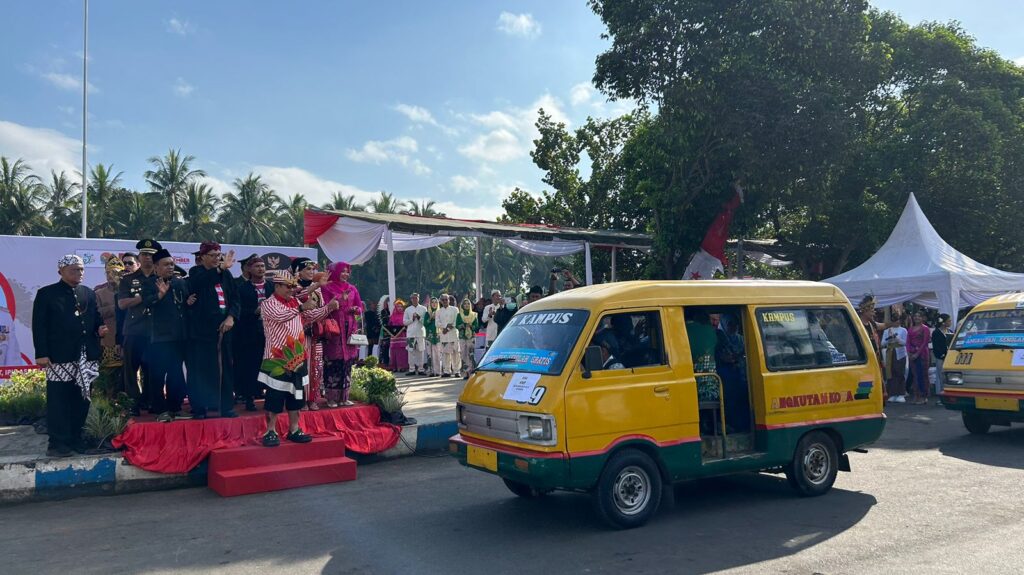 Launching angkutan sekolah gratis dan angkutan Jember keliling kota, Kamis (2/5/2024). (Lana/kabarterdepan.com)