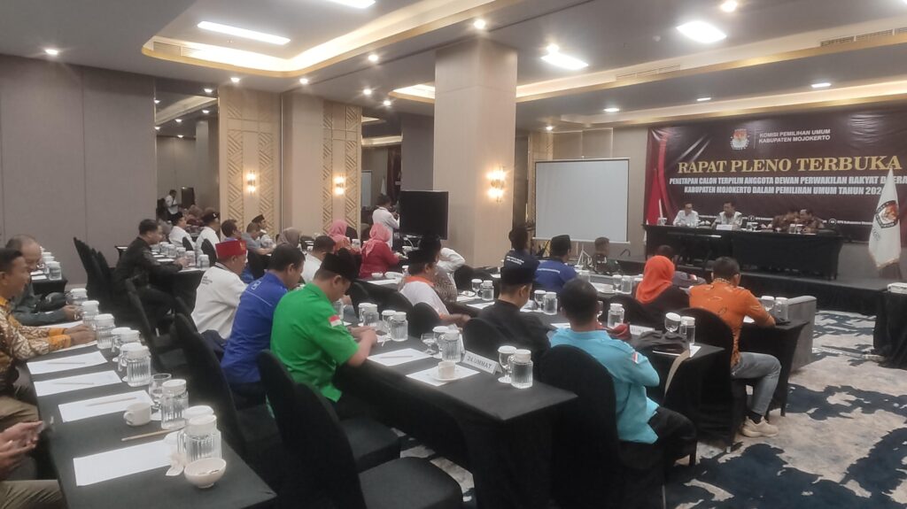 Rapat pleno terbuka KPU Kabupaten Mojokerto, Kamis (2/5/2024). (Alief Wahdana/Kabarterdepan.com)