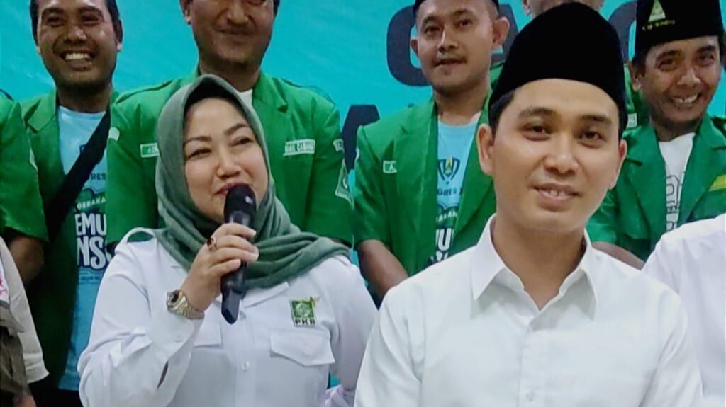 Keakraban Gus Barra bersama Ketua dan pengurus DPC PKB Kabupaten Mojokerto, Minggu (5/5/2024). (Alief Wahdana/kabarterdepan.com) 
