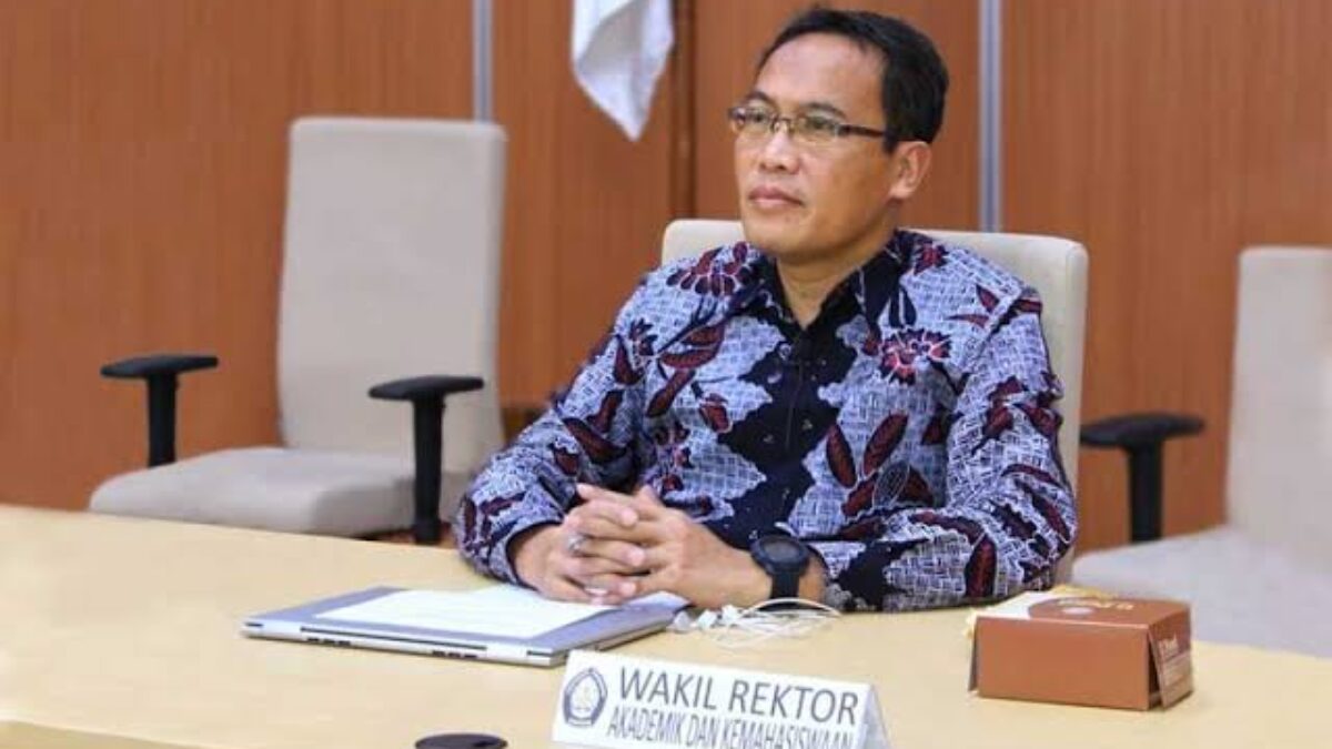 Prof Budi Setiyono, guru besar ilmu Pemerintahan Undip Semarang. (Ahmad/kabarterdepan.com)