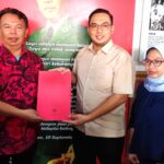 Rambo Garudo saat mendaftar bakal calon Wali Kota Mojokerto di PDIP, Senin (20/5/2024). (Alief Wahdana/kabarterdepan.com)
