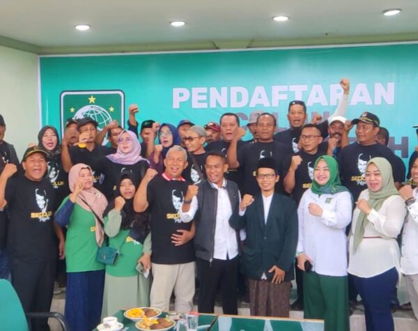 Sunyoto Daftar Bacawabup Mojokerto ke PKB, Diantar Puluhan Kawannya Sesama Kades
