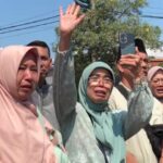 Tangis Haru Mewarnai Pemberangkatan Haji di Pemkab Mojokerto