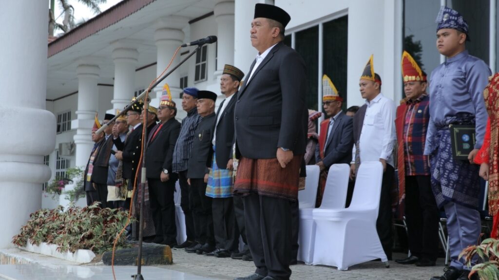 Pelaksanaan upacara peringatan Hari Pendidikan Nasional Pemkab Asahan, Kamis (2/5/2024). (Adha/kabarterdepan.com)
