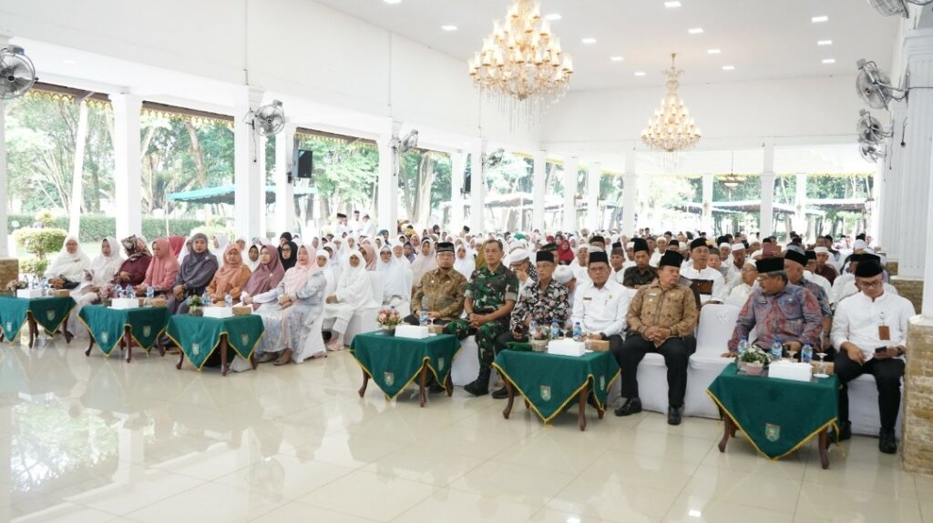 Calon jemaah haji Kabupaten Asahan mengikuti manasik, Jumat (3/5/2024). (Adha/kabarterdepan.com)