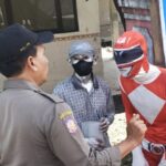Patroli Satpol PP, Sejumlah Manusia Silver dan Pengemis di Mojokerto Ditertibkan