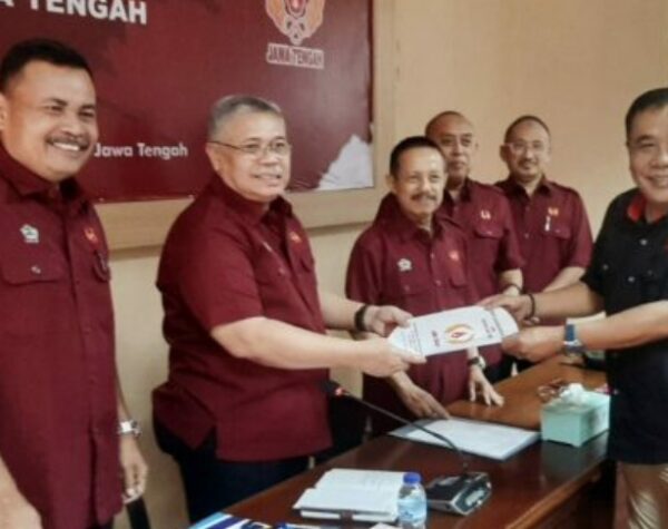 KONI Jateng Serahkan SK Gubernur untuk Tuan Rumah Porprov Jateng 2026