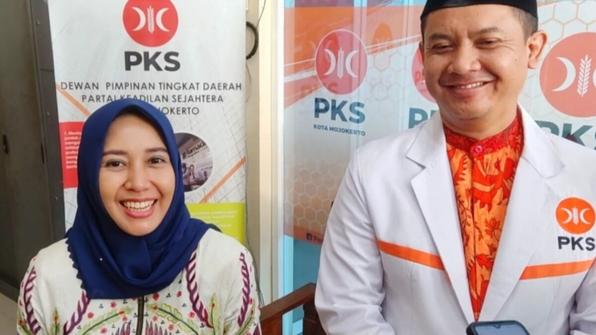 Ning Ita Datangi DPD PKS untuk Daftar Bakal Calon Wali Kota Mojokerto 2024