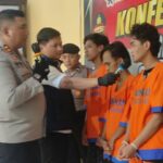 Polresta Sidoarjo Tangkap 7 Pemuda hendak Tawuran, Barang Bukti Celurit hingga Pedang Diamankan