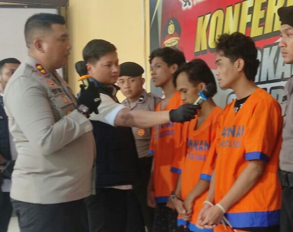 Polresta Sidoarjo Tangkap 7 Pemuda hendak Tawuran, Barang Bukti Celurit hingga Pedang Diamankan