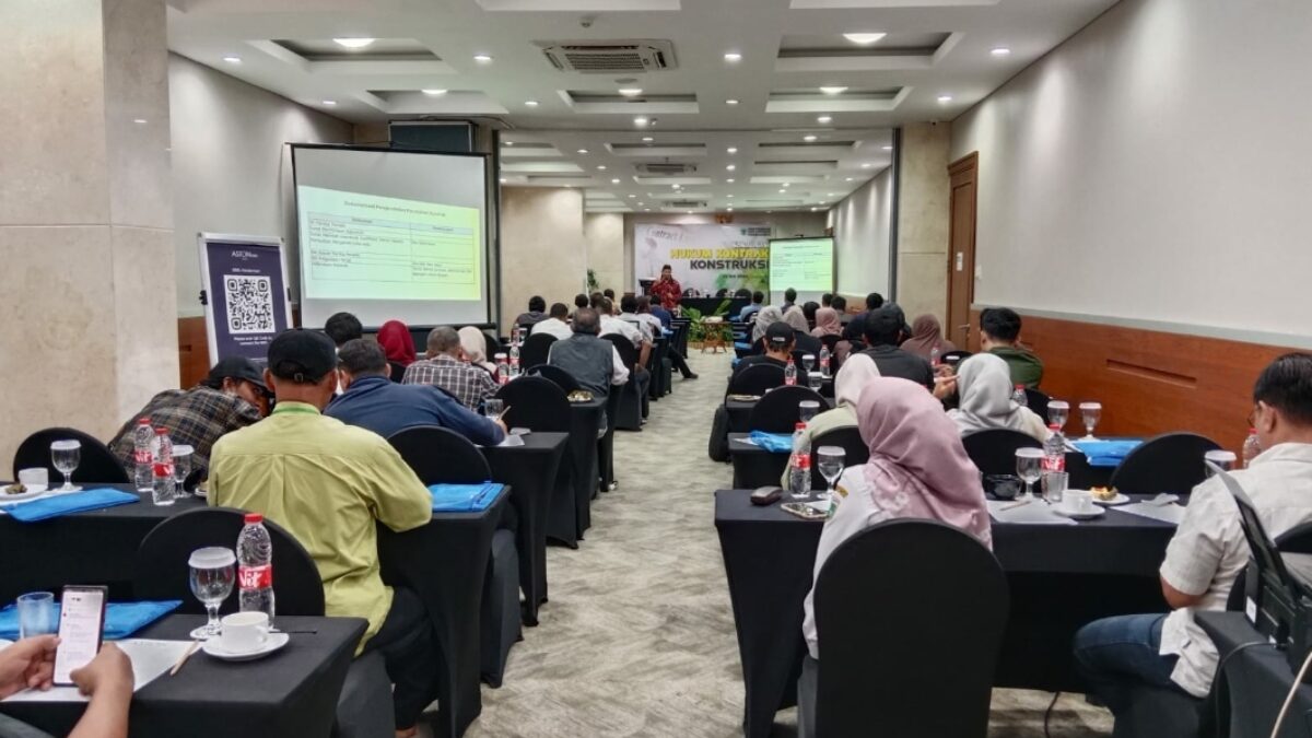 DPKP Kota Batu, saat tengah menggelar kegiatan acara Sosialisasi Hukum Kontrak Kontruksi. (Yan/kabarterdepan.com) 