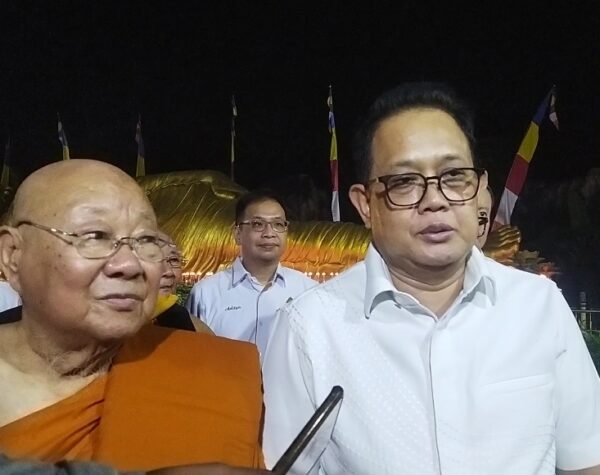 Kunjungi Maha Vihara Buddha Tidur di Trowulan Mojokerto Jelang Perayaan Waisak, Ini Pesan Pj Gubernur Jatim