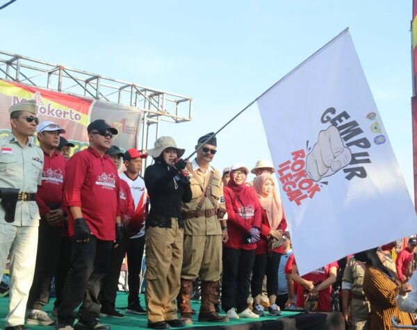 Gempur Rokok Ilegal, Bupati Mojokerto Berangkatkan Ribuan Pesepeda Ngonthel Bareng