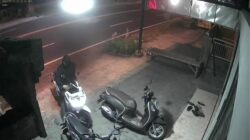 Dua Maling Motor Gasak Motor Anak Magang di Toko Rental Kamera, Aksinya Sempat Terekam CCTV