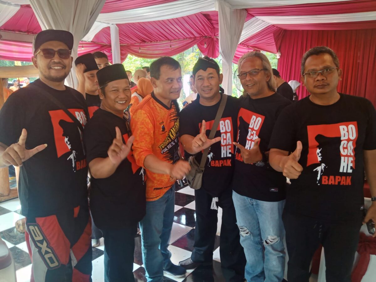 Sejumlah warga Grobogan yang temui Kapolda Jateng di acara Trabas Kamtibmas, Minggu (2/6/2024). (Masrikin/kabarterdepan.com)