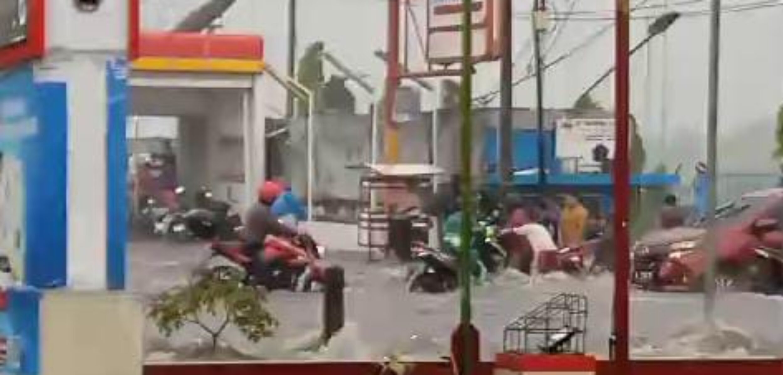 Tangkapan layar video yang beredar di media sosial. (Redaksi/kabarterdepan.com)