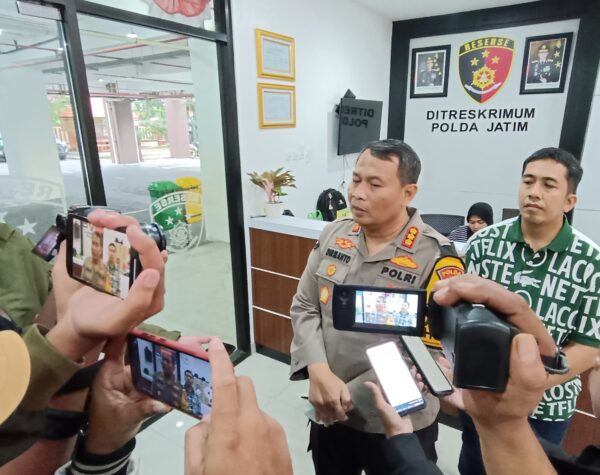 Polda Jatim Ungkap Sikap Briptu FN saat Api Membakar Tubuh Suaminya