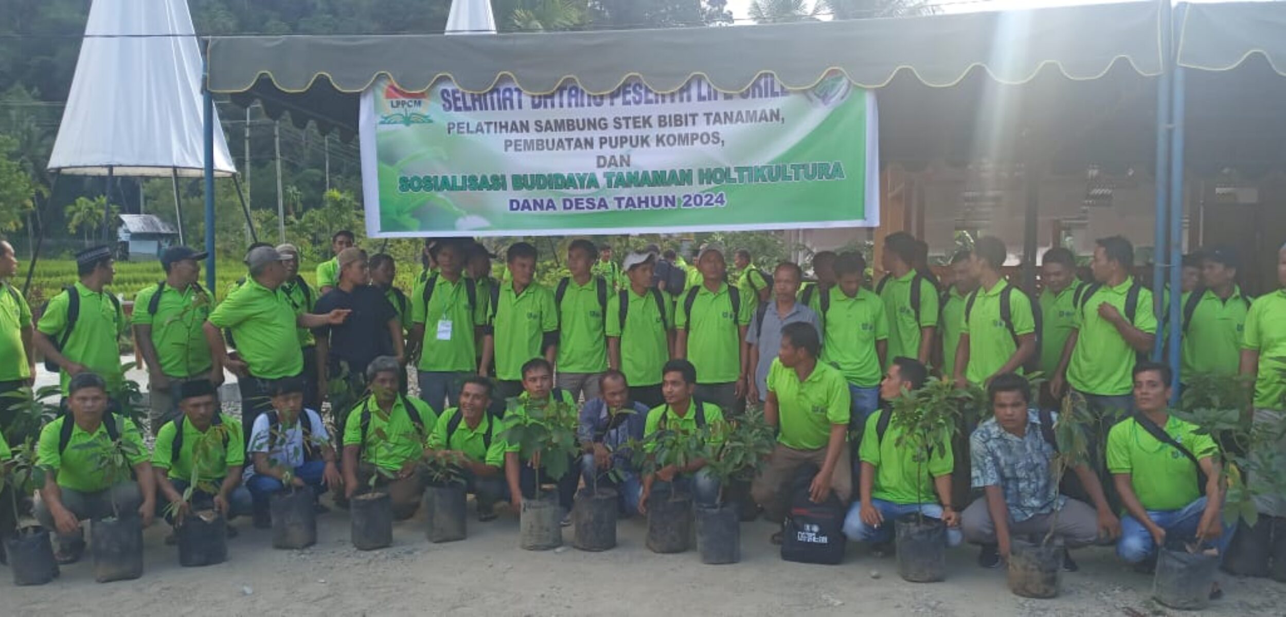 Kelompok tani di Kecamatan Tambangan Madina yang ikut pelatihan budidaya tanaman holtikultura. (Suhartono/kabarterdepan.com) 