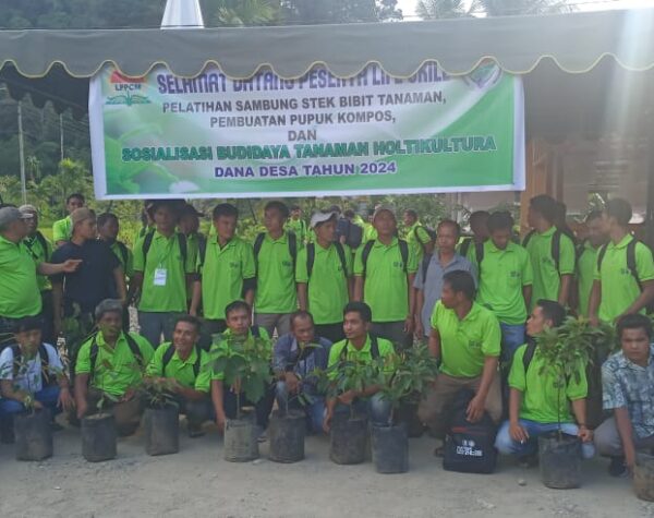 Kelompok Tani di Tambangan Madina Dilatih Pembuatan Pupuk Kompos dan Budidaya Tanaman Holtikultura