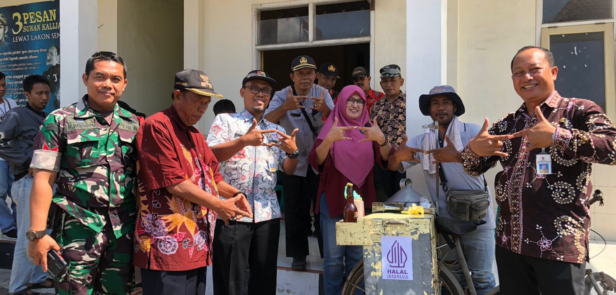 95 Pelaku UMKM Pecoro Jember Terima Sertifikat Halal