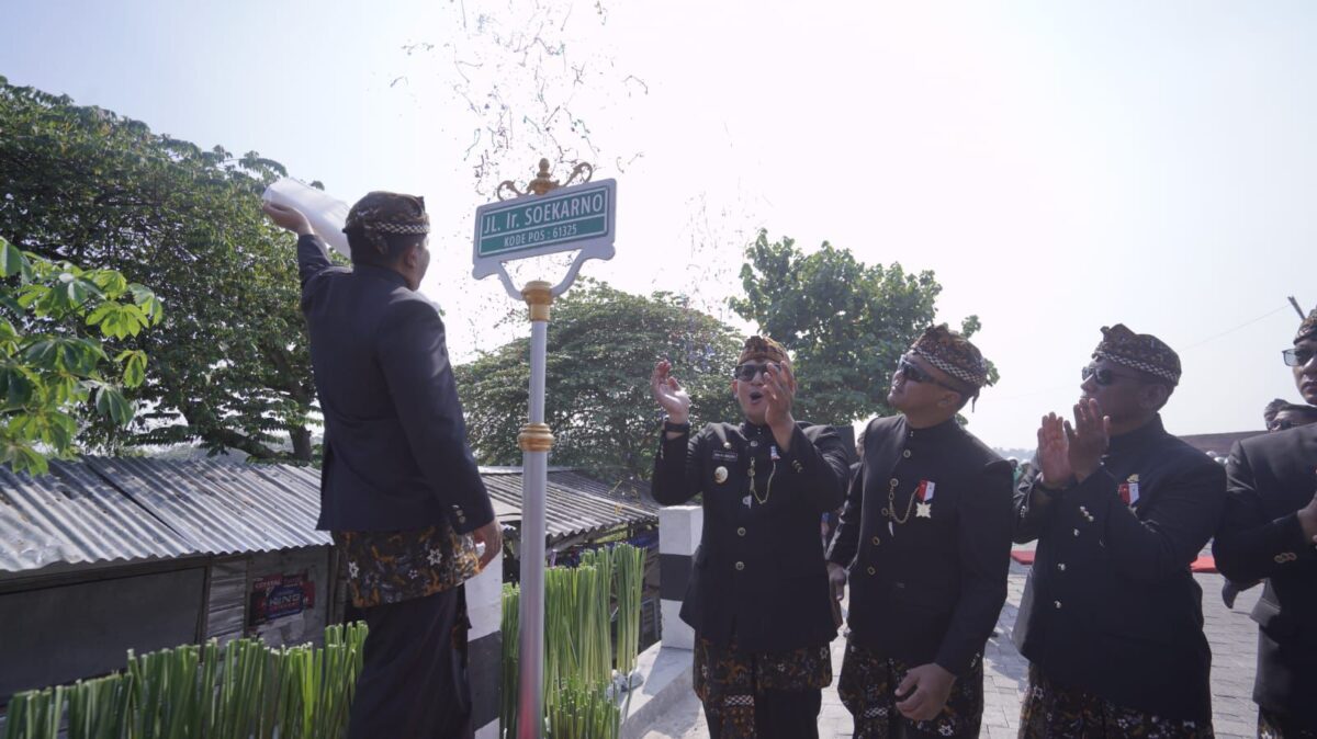 Mas Pj saat meresmikan jalan Ir. Soekarno secara seremonial oleh Forkopimda. (Andy/kabarterdepan.com) 