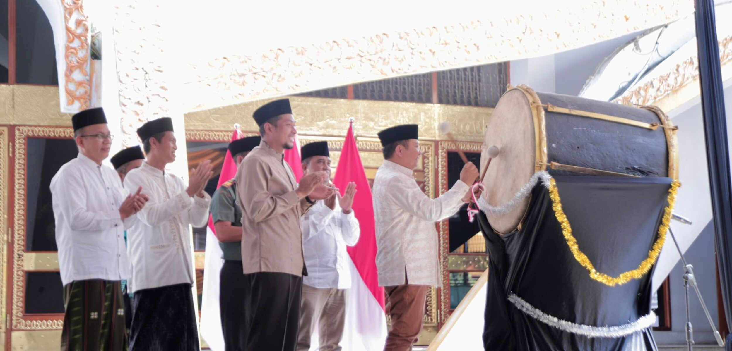 Bupati Jember Hendy Siswanto saat meresmikan MTQ. (Lana/kabarterdepan.com) 