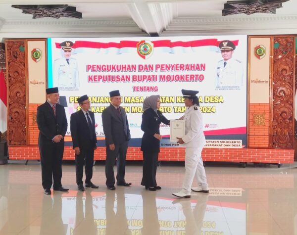 286 Kades Se-Kabupaten Mojokerto Terima SK Perpanjangan Masa Jabatan, Ini Harapan Bupati Ikfina