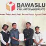 Diduga Terlibat di Pengurus Partai, Komisioner KPU Kabupaten Mojokerto Dilaporkan ke Bawaslu