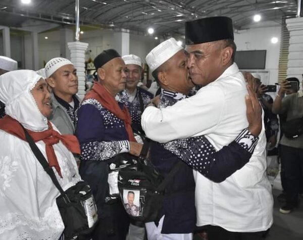 357 Jemaah Haji Kloter Tiga Asal Madina Tiba di Bumi Gordang Sambilan
