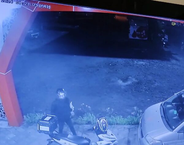 Terekam CCTV, 3 Pencuri Gondol Motor Operasional Milik PMI Mojokerto