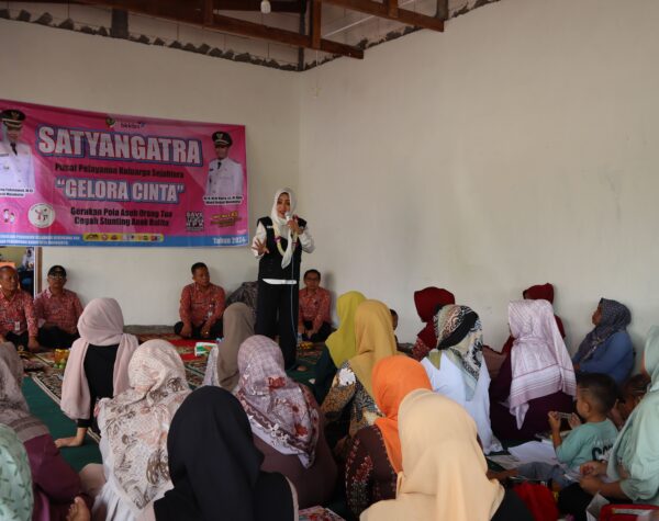 Gelora Cinta, Bupati Mojokerto Ajak Para Ibu Kedunggempol Mojosari Jaga Kesehatan Buah Hati